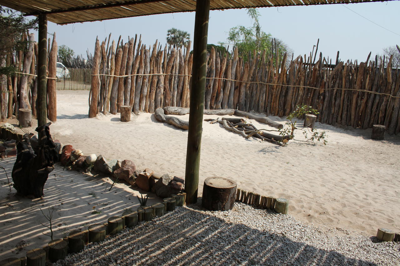 Ongula Village Homestead Lodge Omupumba Eksteriør billede