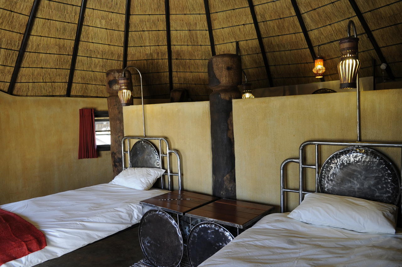 Ongula Village Homestead Lodge Omupumba Eksteriør billede